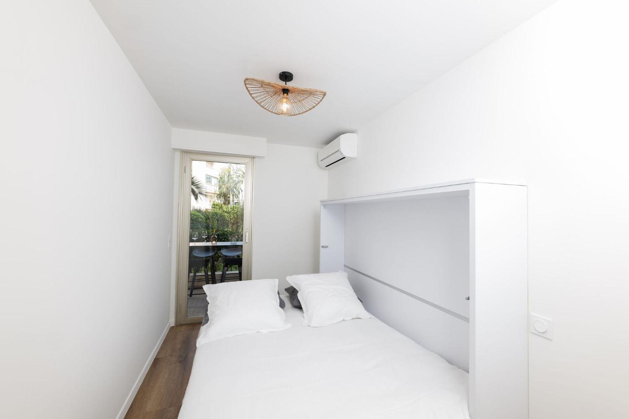 Somptueux Appartement 20M Plages Avec Vue Mer Antibes Eksteriør billede