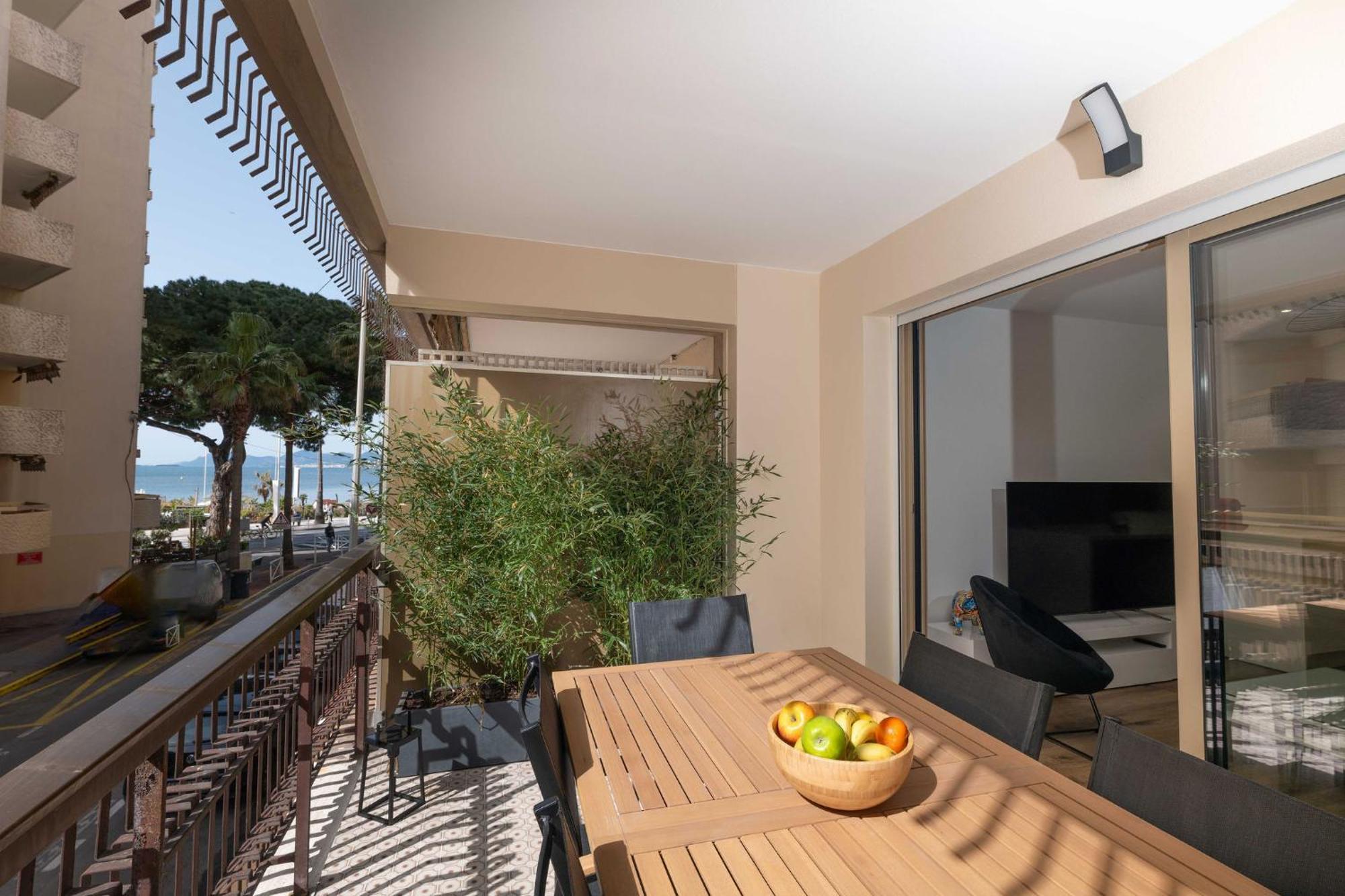 Somptueux Appartement 20M Plages Avec Vue Mer Antibes Eksteriør billede